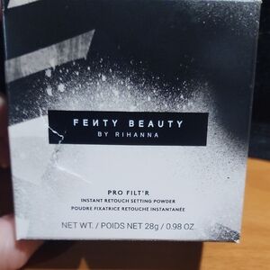 Fenty Beauty Black Setting Powder Pro Filt'r